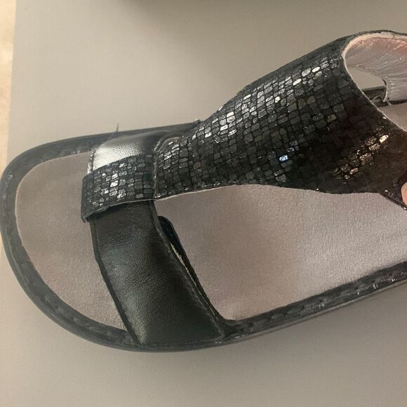 ALEGRIA  Black Sandals 10.5 - Picture 2 of 6